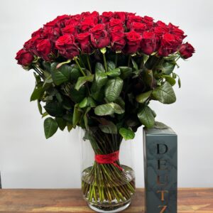 100 Red Naomi - Deutz Champagne