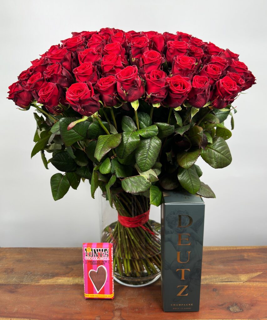 100 Red Naomi - Deutz champagne - Tony's rose - raspberry