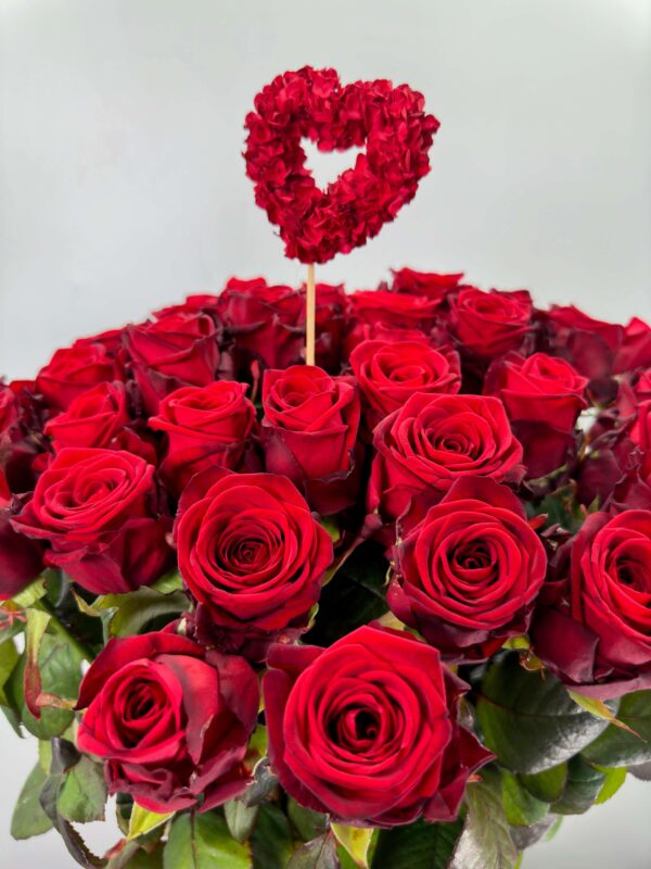 10 Red Naomi